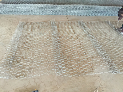 雷諾護(hù)墊 - 安平縣佰泰金屬絲網(wǎng)制品有限公司