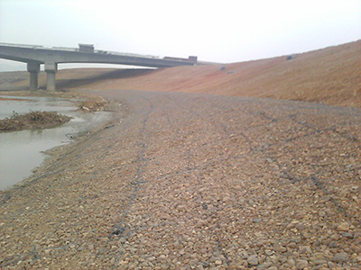 雷諾護(hù)墊 - 安平縣佰泰金屬絲網(wǎng)制品有限公司